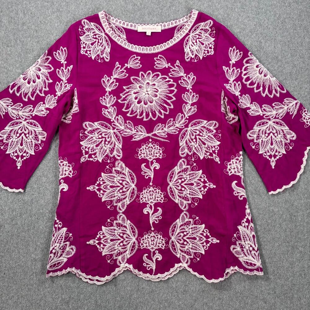 Solitaire Embroidered Scallop Blouse Women's Small 3/4 Sleeve Fuchsia Floral
